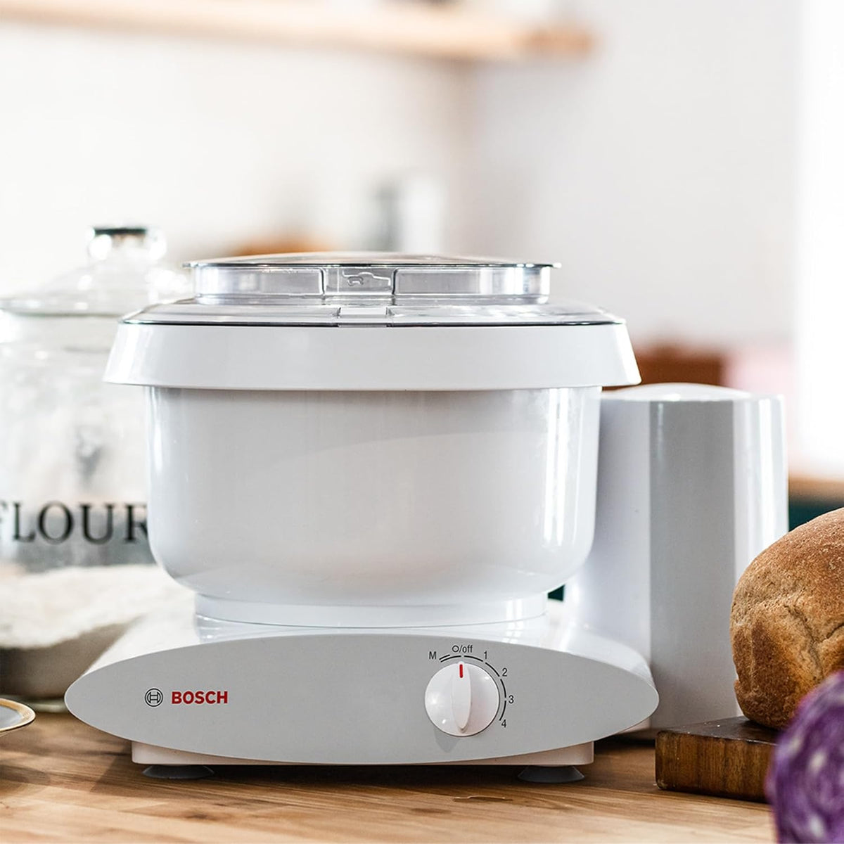 Bosch Universal Plus - Batidora de pie de 500 vatios, 6.5 cuartos, con látigos de alambre, gancho para masa y paquete de extensor de gancho para masa NutriMill