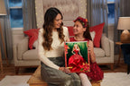 Muñeca Barbie Signature 2022 de festividades, cabello rubio ondulado con vestido rojo inspirado en la flor de Nochebuena, colección coleccionable con soporte para muñeca y certificado de autenticidad