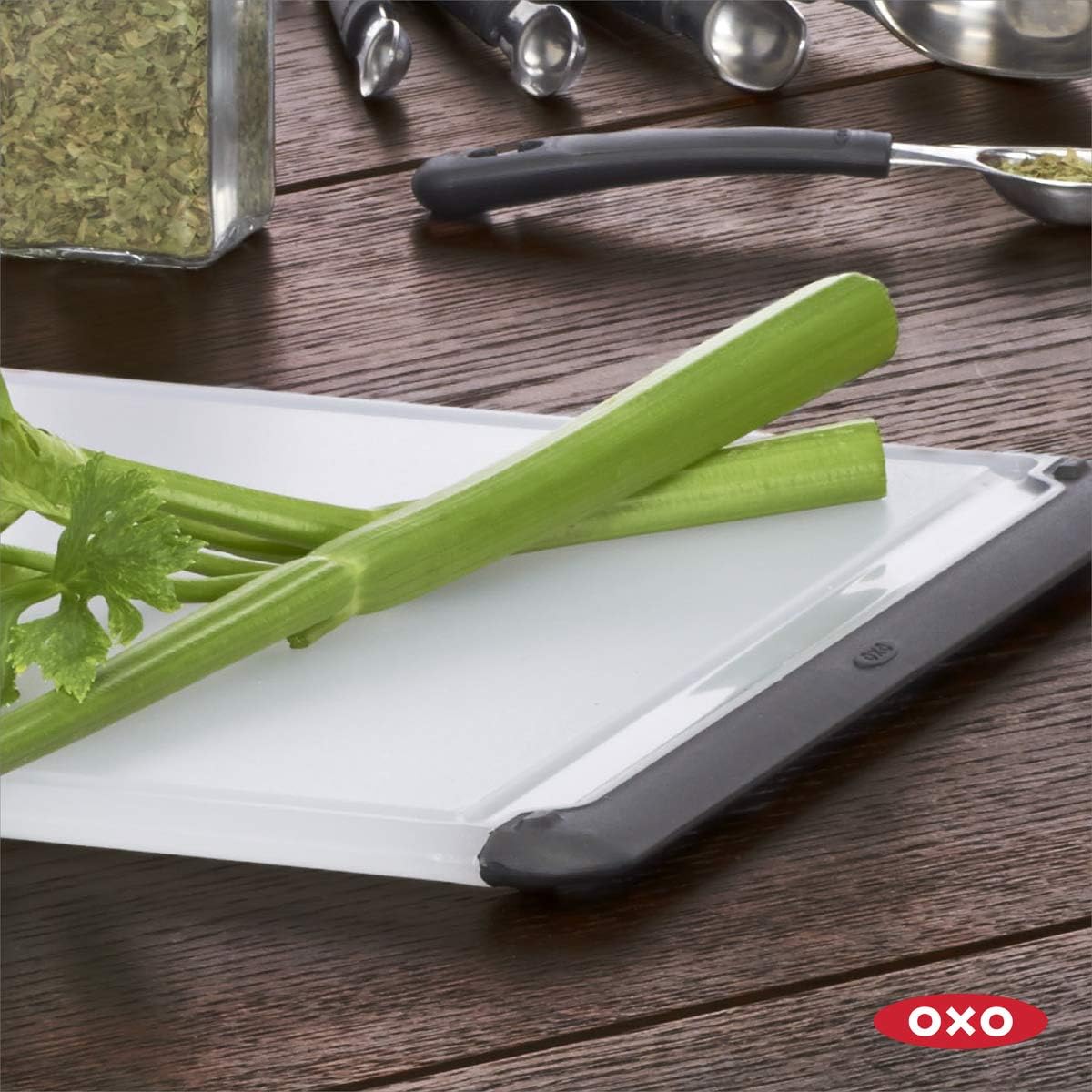 OXO Good Grips Tabla de cortar plástica para utilidad