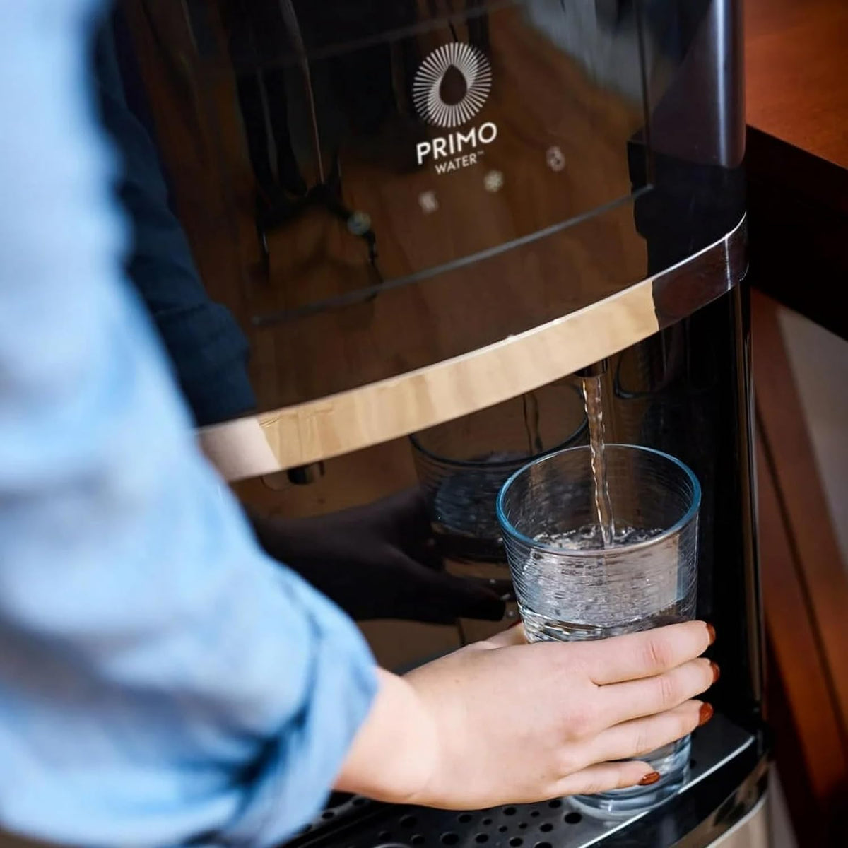 Dispenser de agua Primo para botella de 5 galones con estación de bebida para mascotas - Enfriamiento y calentamiento superior con carga de agua