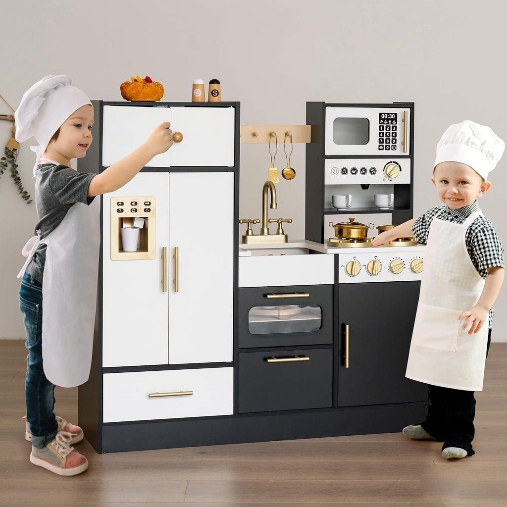 Cocina de madera negra del juego con el refrigerador alto del juguete y el