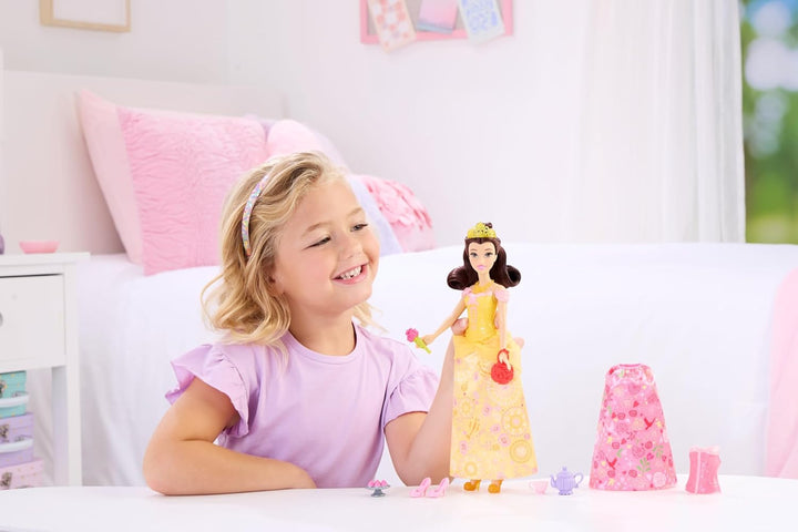 Mattel Disney Princess Toys muñeca Belle Fashion con 2