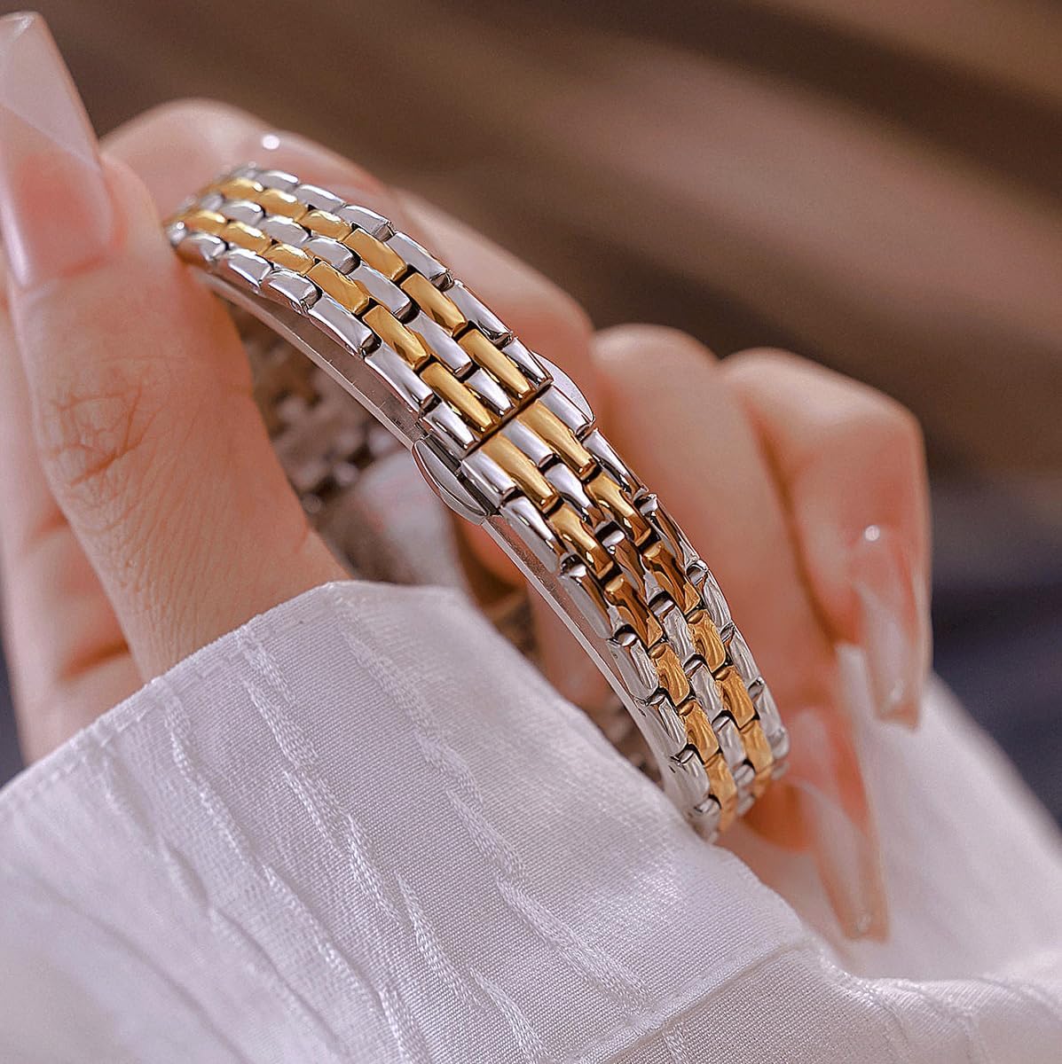 BESTKANG Reloj de pulsera con esfera cuadrada para mujer, estilo retro, con movimiento de cuarzo, reloj de pulsera pequeño para mujer