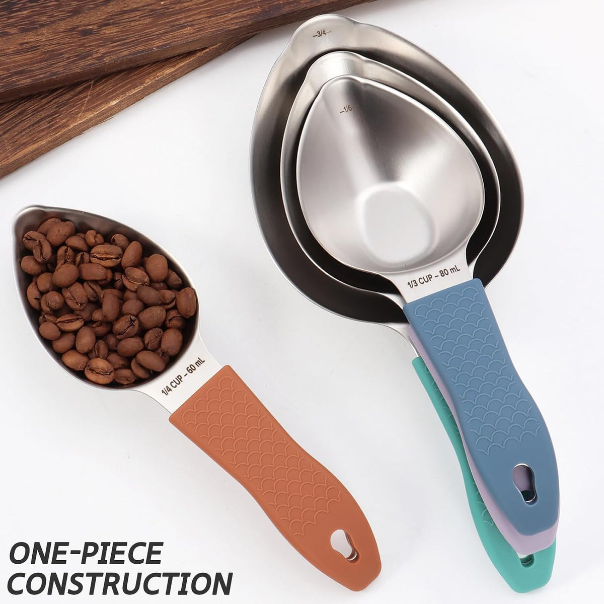 Juego de 4 tazas medidoras de acero inoxidable para ingredientes secos y líquidos con asas de silicona antideslizantes y medidas grabadas con láser, tazas medidoras de metal