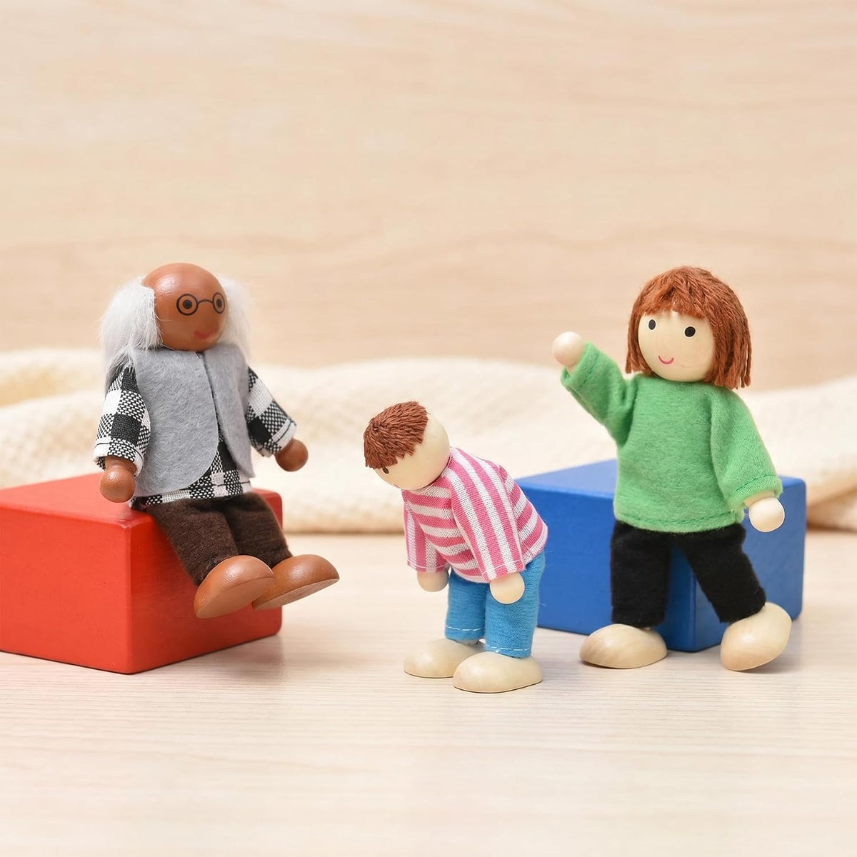 15 Pcs Personas de Casa de Muñecas de Madera, Muñecos de Familia para Casa de Juguete