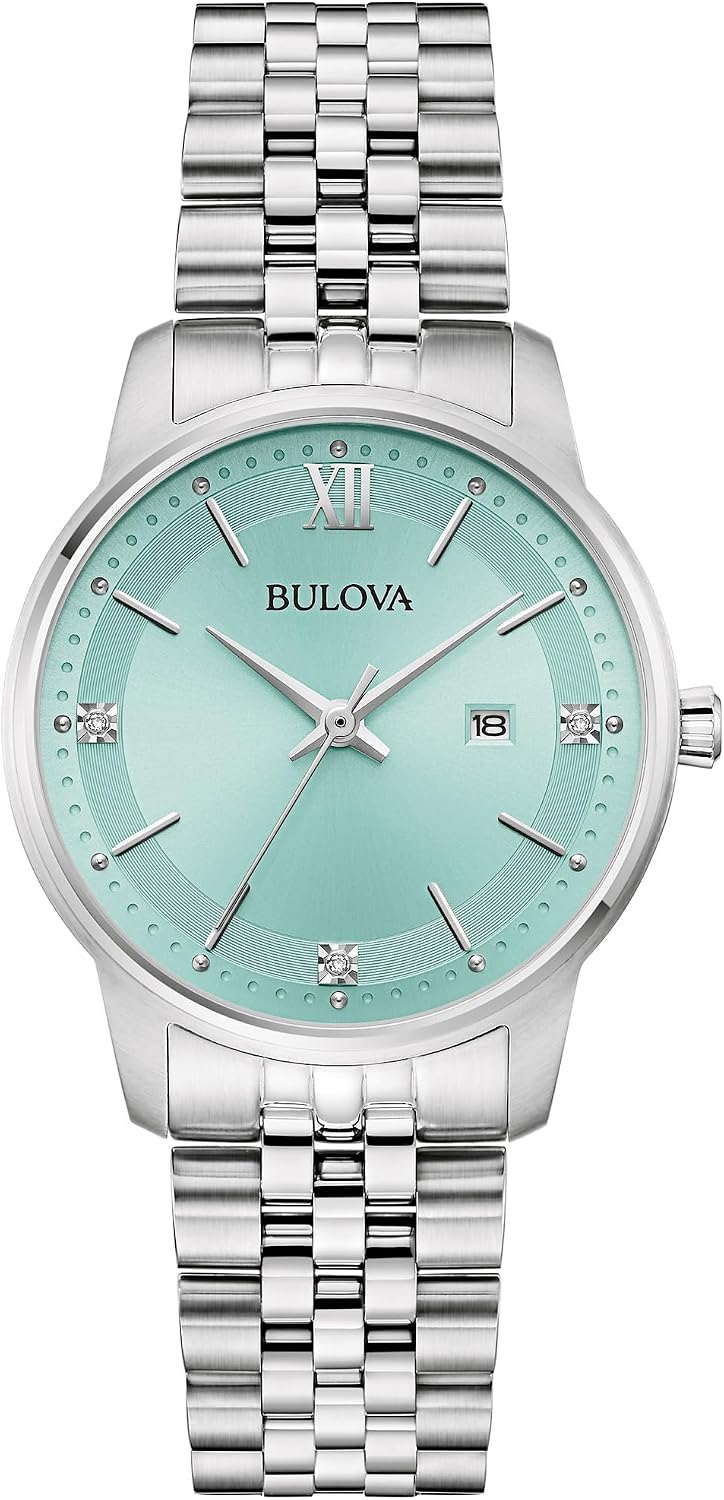 Bulova Reloj clásico de cuarzo con fecha y calendario de 3 manecillas de acero inoxidable dorado de dos tonos para mujer