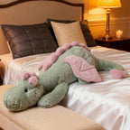 ARELUX - Lindo dragón grande de 50 pulgadas, suave peluche de pterosaurio verde matcha, almohada gigante de dinosaurio mullido con alas rosadas para amigos, miembros de la familia