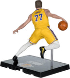 McFarlane Toys -Luka Doncic (LA Lakers) NBA Figura posada de 7 pulgadas Selecciones deportivas de McFarlane