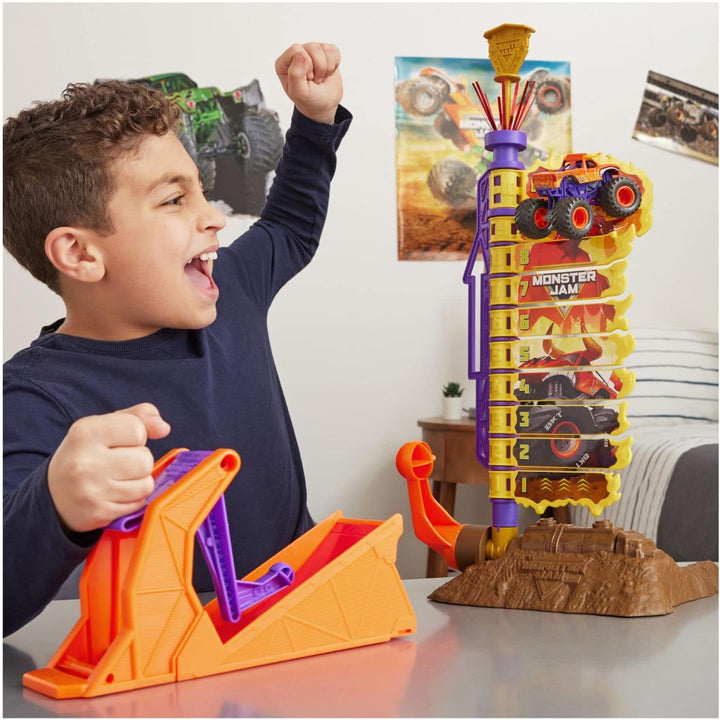 Monster Jam El Toro Loco Big Air Challenge Playset con camión monst...