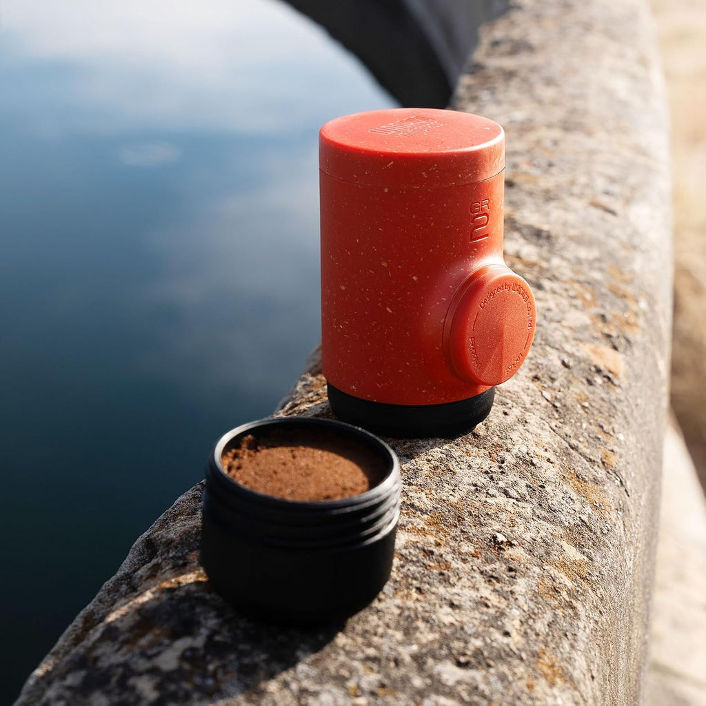 WACACO Minipresso GR2, cafetera portátil compatible con café molido, máquina de café expreso de 18 bares, funciona manualmente (arcilla de cobre)