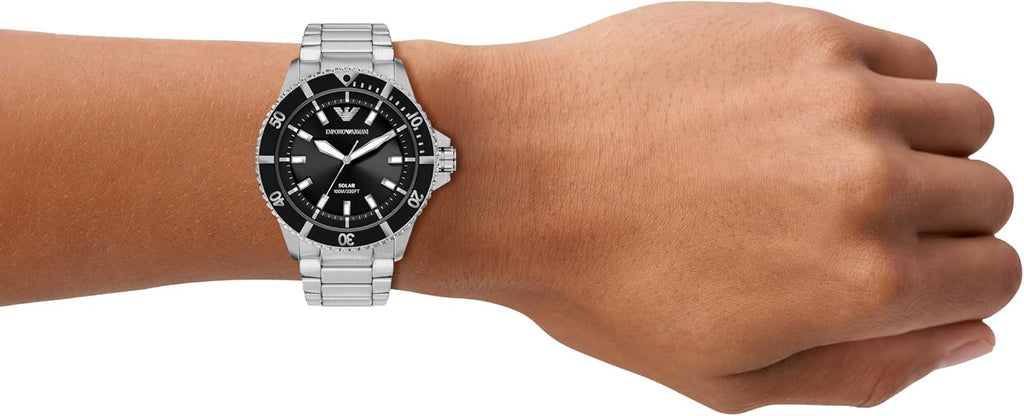 Reloj Emporio Armani World Explorer de acero inoxidable, tres agujas y energía solar