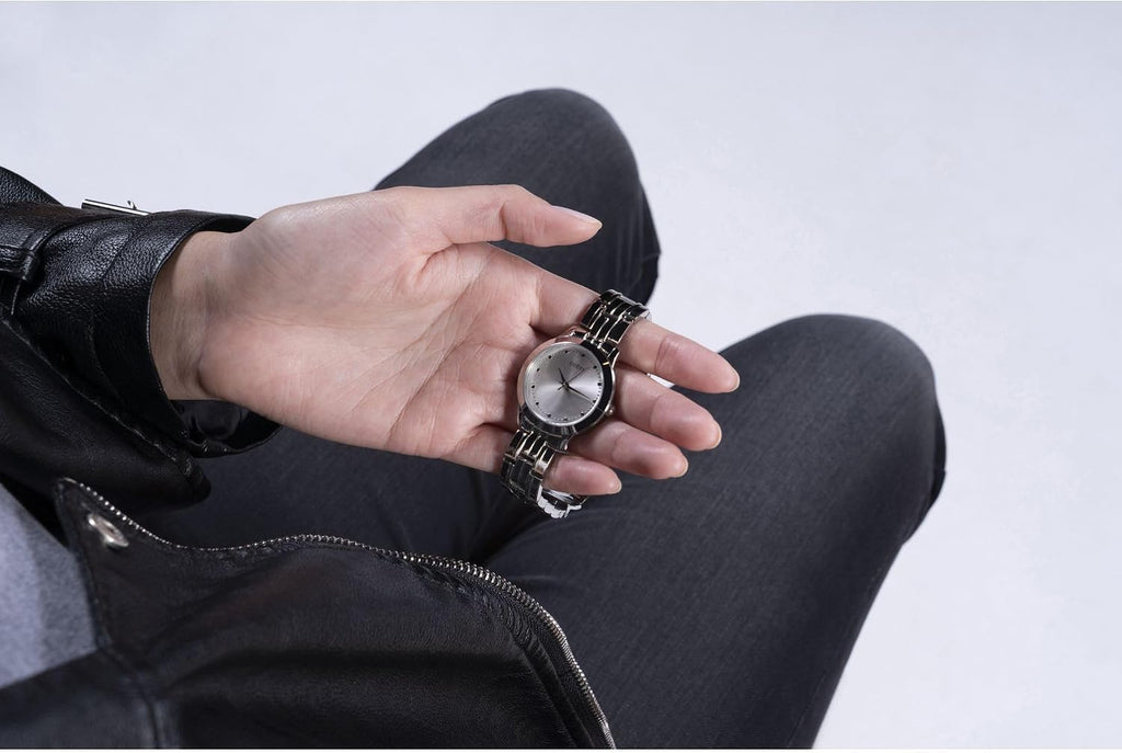 GUESS Mujer | Reloj analógico de vestir | Caja de acero inoxidable | Brazalete de acero inoxidable | Resistencia al agua 30M