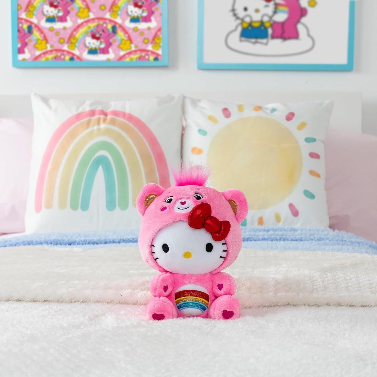 Care Bears Hello Kitty Vestida Como Oso Alegre de 8 Pulgadas de Tamaño Divertido de Peluche - ¡Suave y Abrazable, la Mejor Amiga! - Ideal para Niñas y Niños, Empleados, Coleccionistas, Edades 4+