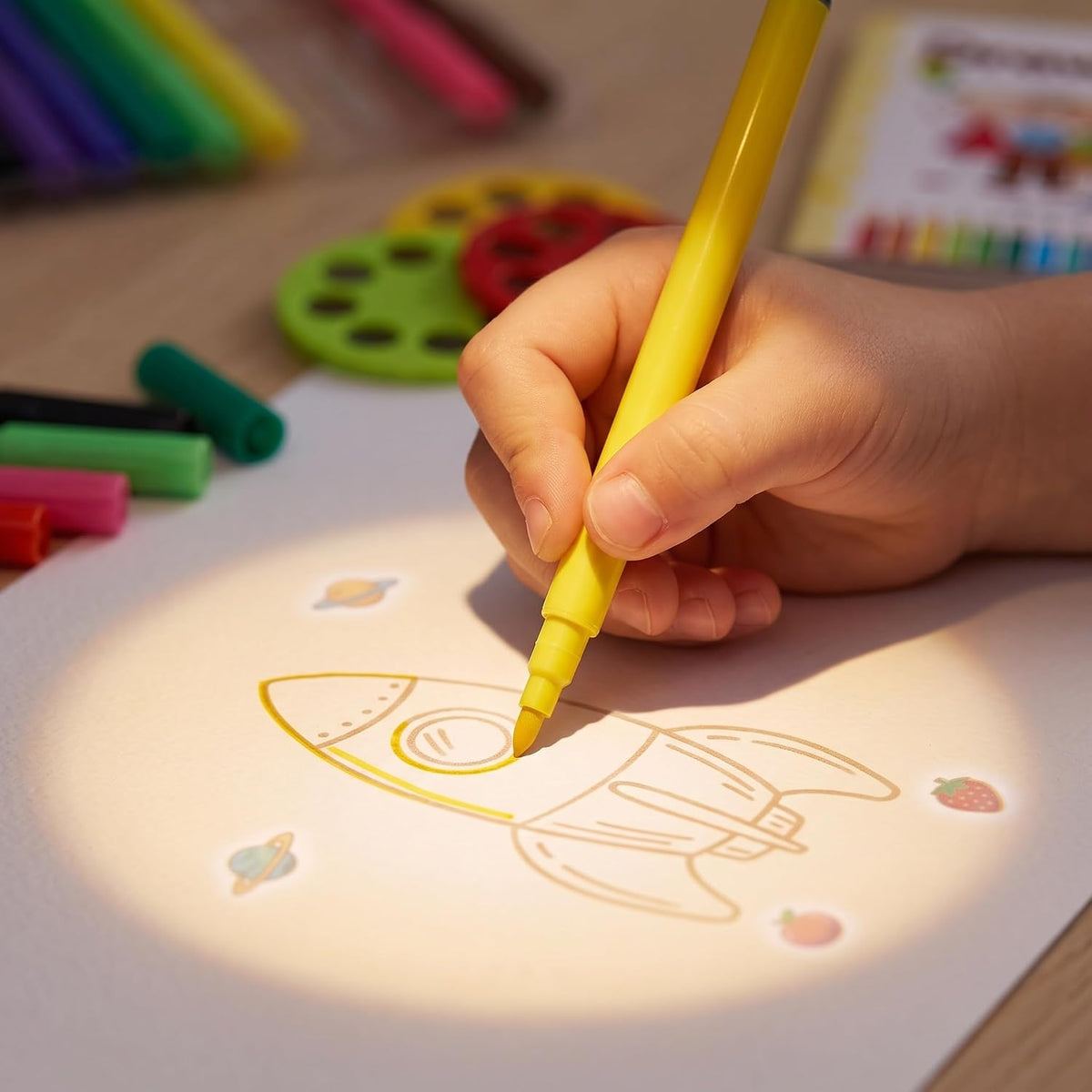 LEERFEI Juego para Niños Proyector de Dibujo Ajustable y Set de Bocetos