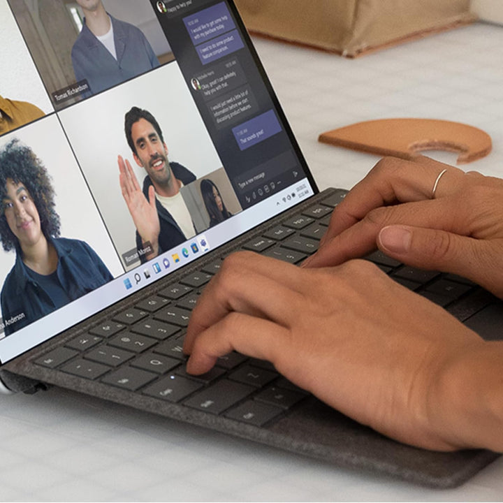Microsoft Teclado Surface Pro con Slim Pen 2 Bundle para Pro Copilo...