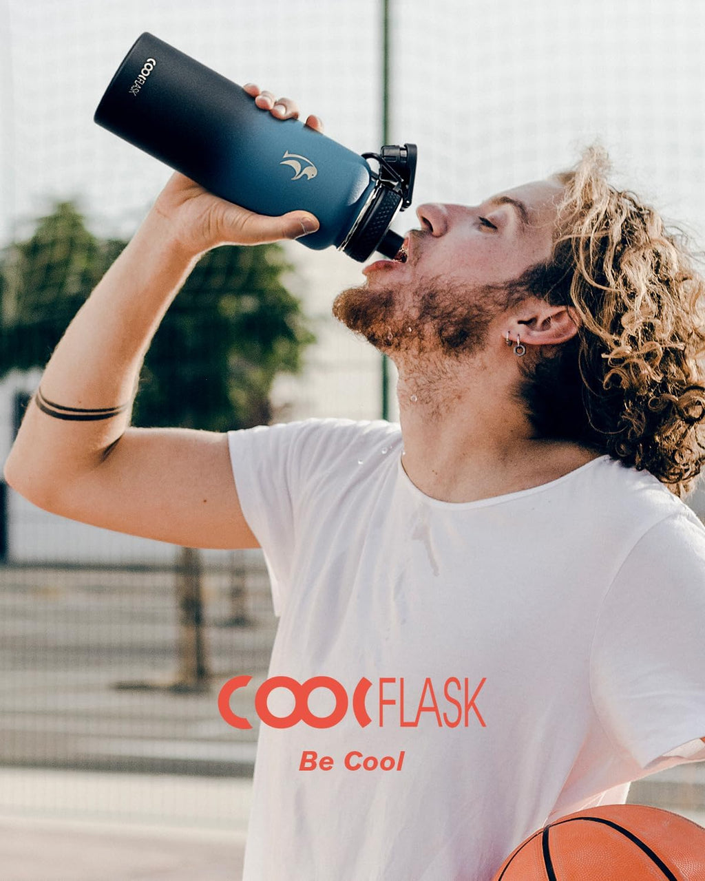 Coolflask Botella de agua de 40 onzas aislada con popote y 3 tapas a prueba