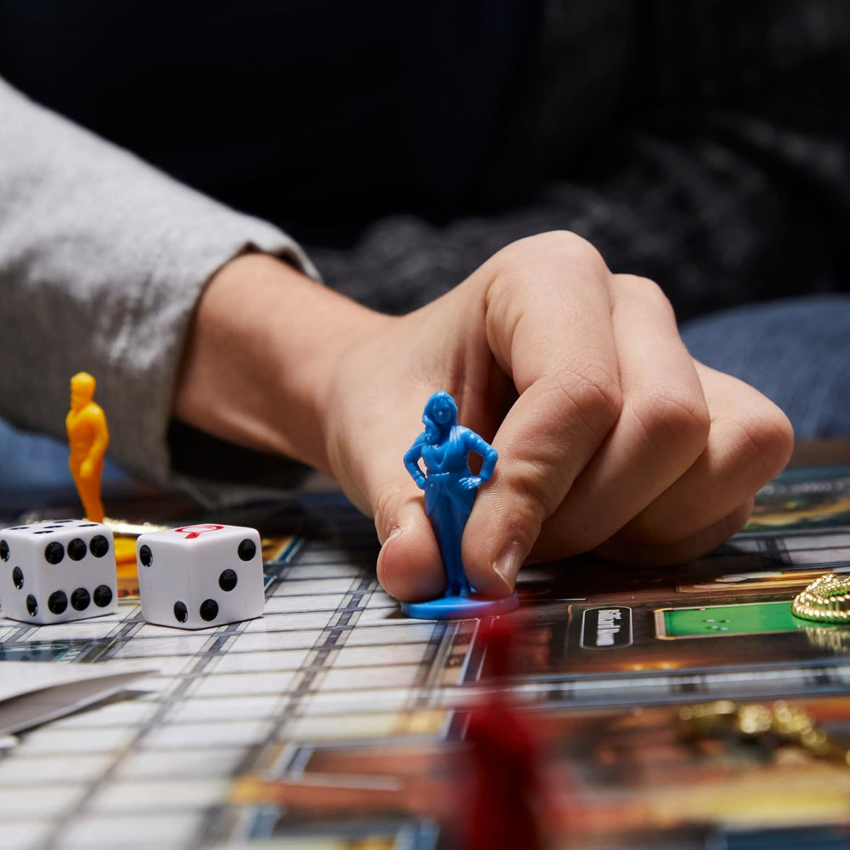 Juego de mesa de pistas para edades de 8 años en adelante