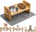 Cuencos elevados para perros y gatos pequeños, soporte elevado ajustable para perros con 6 alturas, inclinación de 15°, alfombrilla de silicona a prueba de derrames, 2 cuencos de acero inoxidable, comedero de bambú