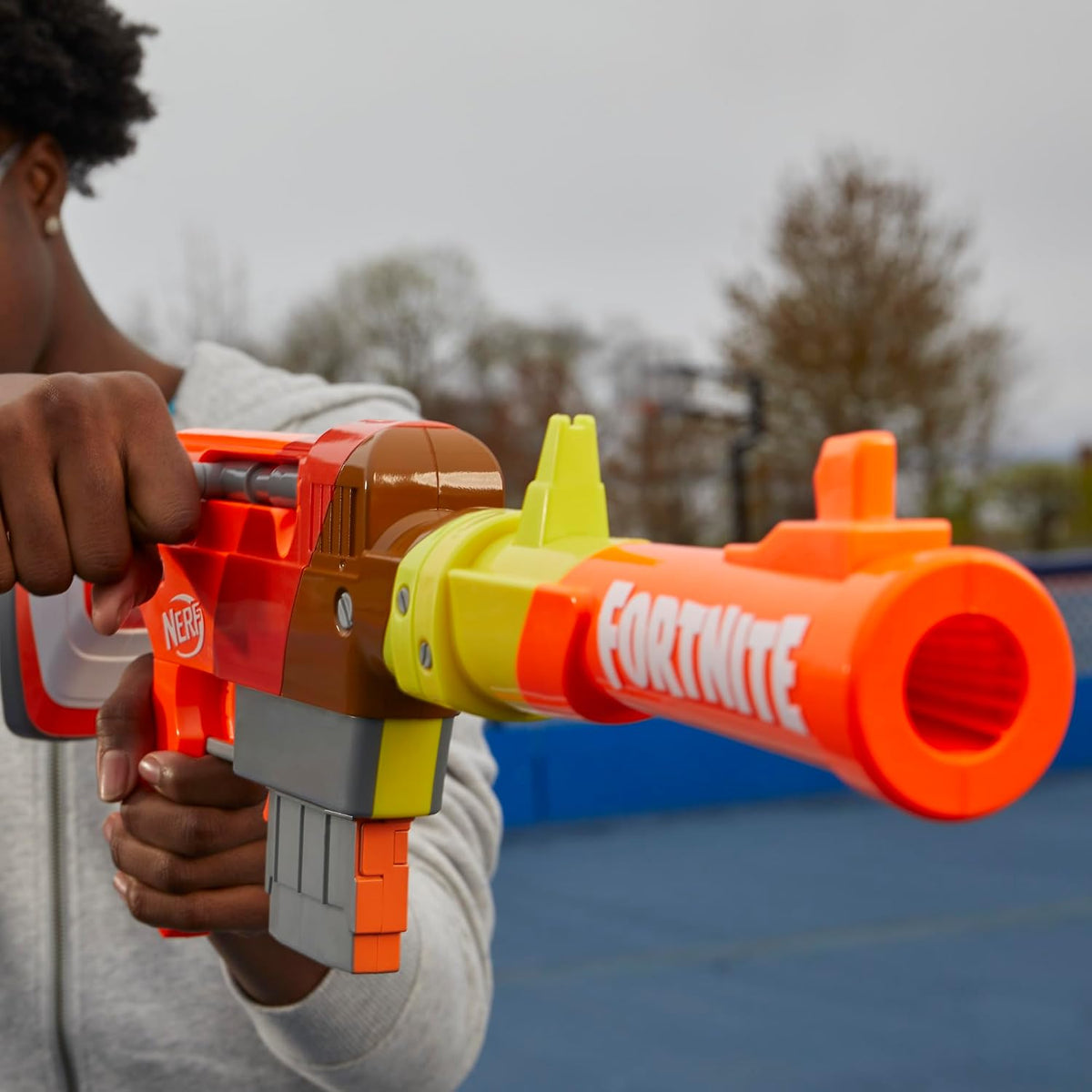Nerf Fortnite HR Dart Blaster, Ruff Wrap Design, 6-Dart Elite Clip, 6 Nerf Elite Darts, Rotating Bolt Action, Detachable Barrel