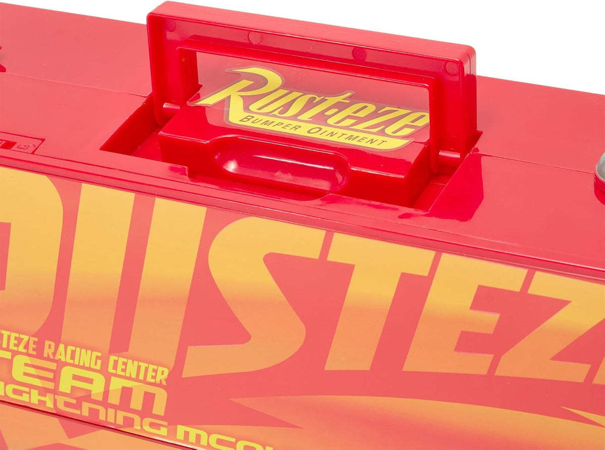 Set de juego oficial de Mack Hauler de Disney Store - Portaautos con luz y sonido Mack con 8 vehículos de metal a presión con retroceso - Rojo, Fillmore, Lightning McQueen, Bobby Swift, Cal Weathers