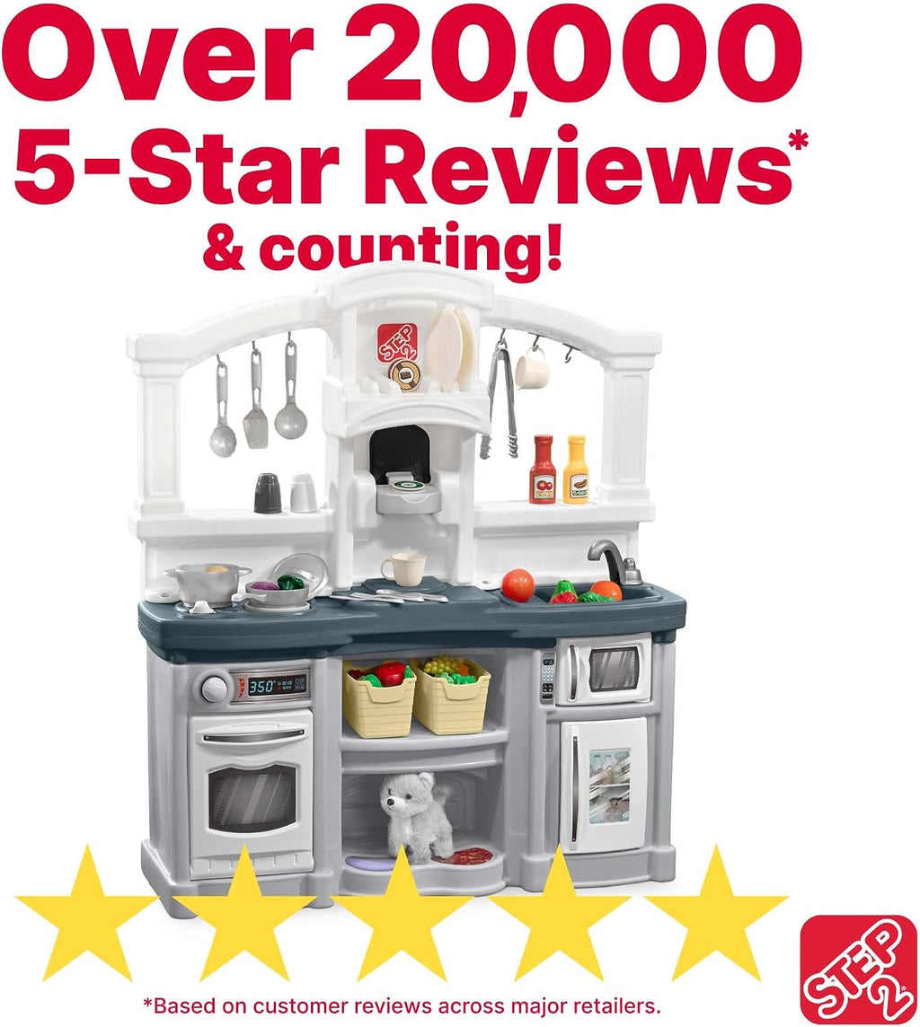 Step2 Fun with Friends - Juego de cocina para niños, cocina para interiores y exteriores con luces y sonidos, plástico duradero, accesorios de juguete de 25 piezas, niños pequeños de 2 años en adelante, gris