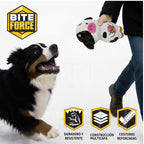 Bite Force - Juguetes de perro duraderos y resistentes con forma de vaca y silbato, reforzados con Kevlar para perros masticadores agresivos de raza pequeña, mediana y grande - Blanco y rosa.