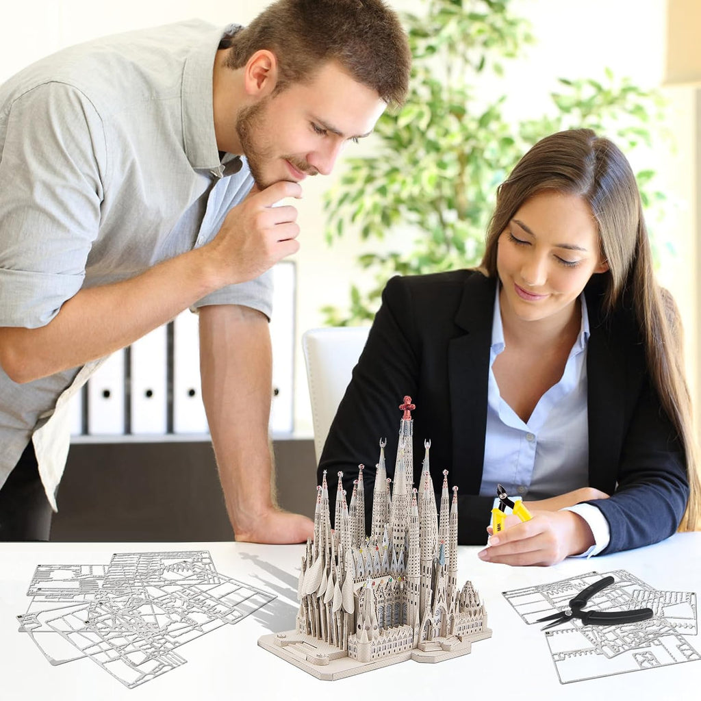 Piececool Rompecabezas de metal 3D para adultos y adolescentes, kit de modelo de metal de La Sagrada Familia, manualidades de bricolaje para adultos, catedral española, juego de construcción de arquitectura, 450 piezas