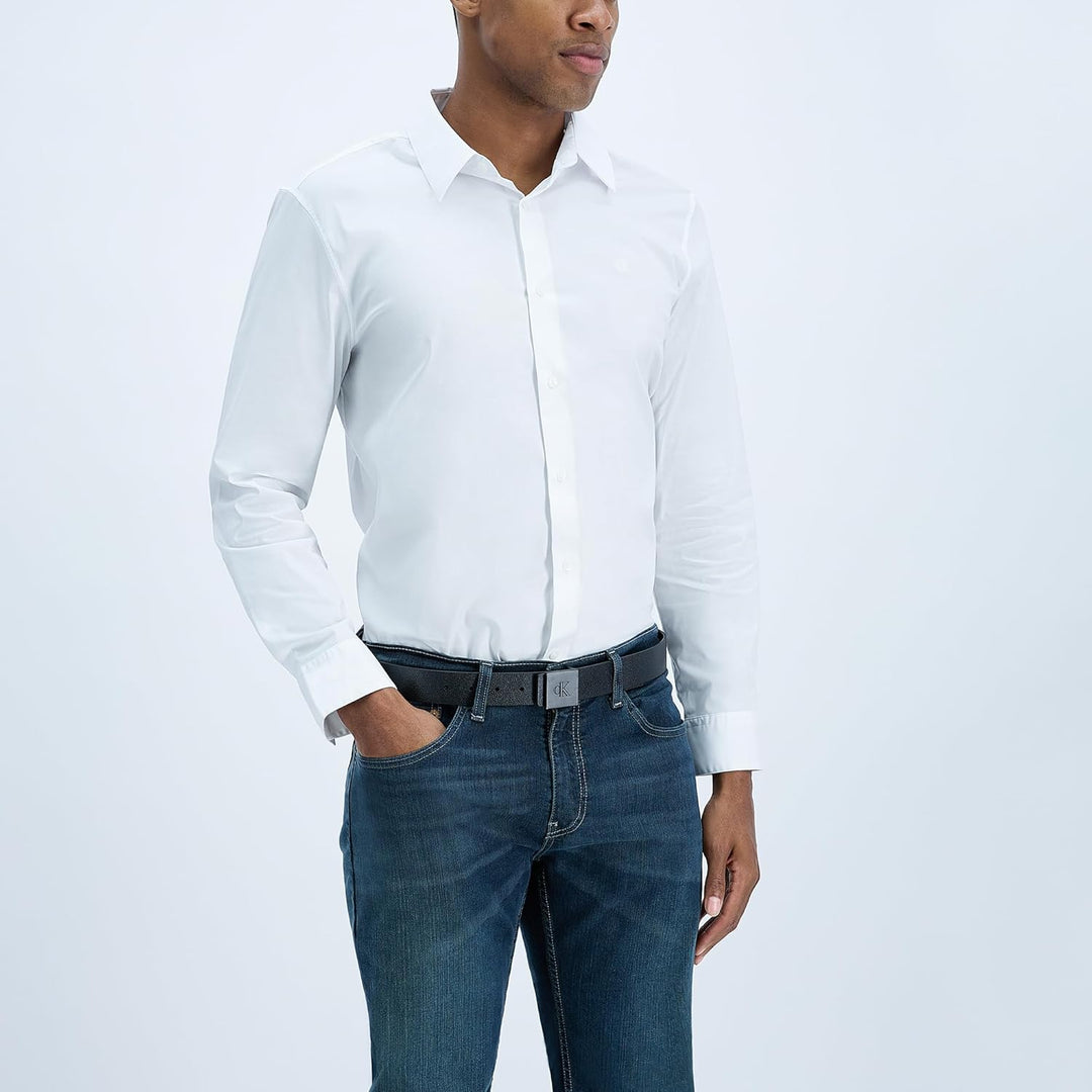 Calvin Klein Cinturón con hebilla de placa moderna y detalle de log...
