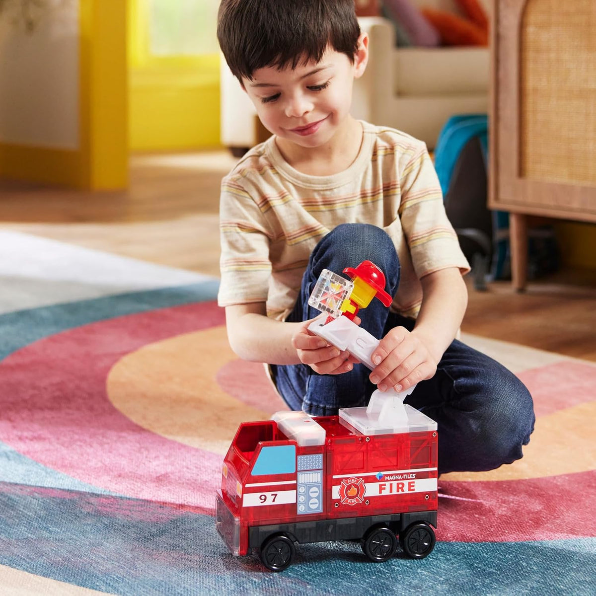 MAGNA-TILES Fire Station - Juego de construcción magnética de 50 piezas, la marca original de construcción magnética