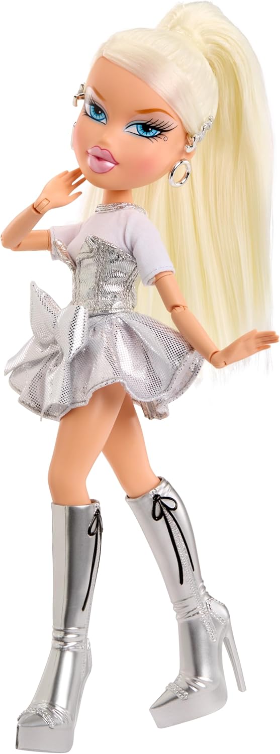 Bratz Charmz Cloe Muñeca de moda con pulsera de encanto coleccionable