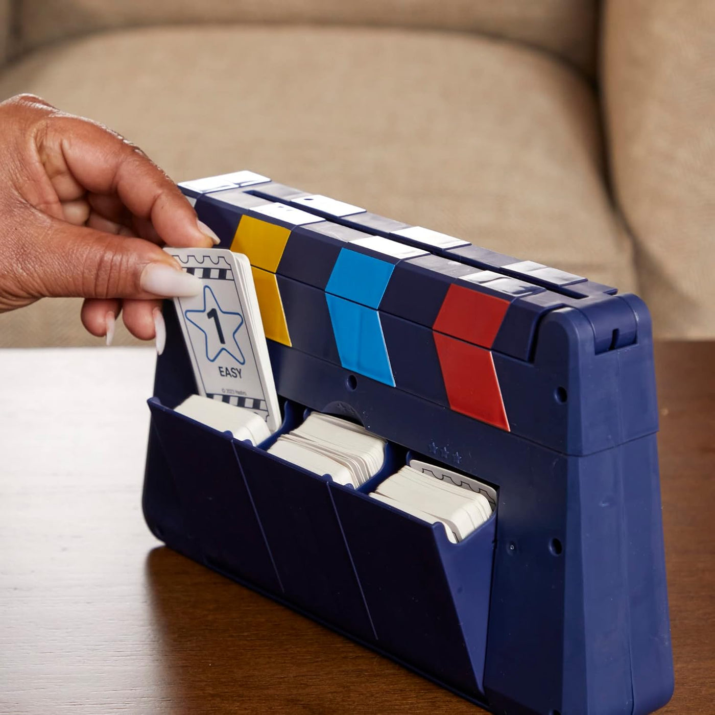 Hasbro Gaming Juego de Guesstures juegos de charadas para