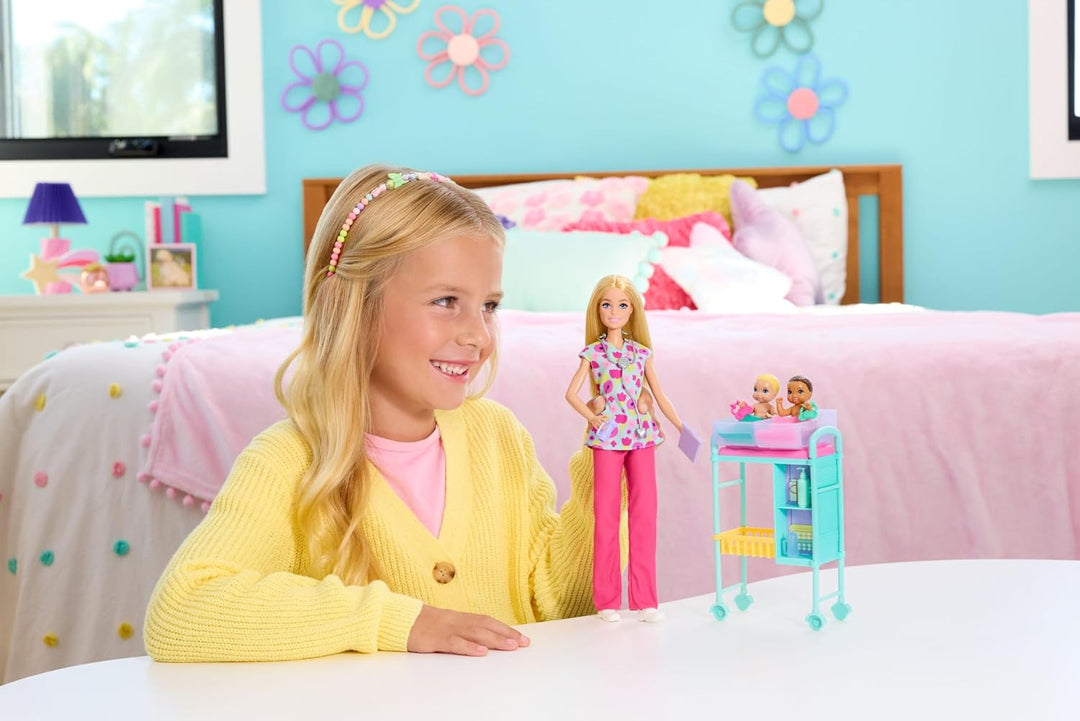 Barbie Careers - Juego de doctora de bebés con muñeca rubia de moda...