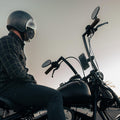 Rokform Funda resistente para iPhone 17 Pro Max + soporte de teléfono para manillar de motocicleta