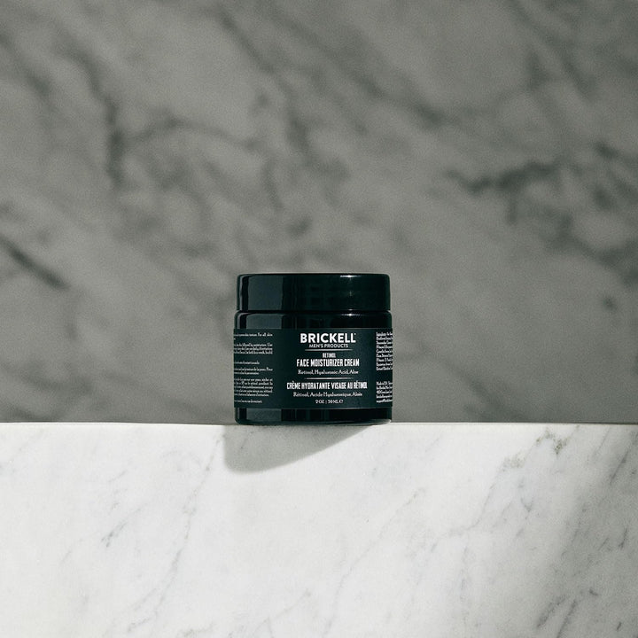 Crema hidratante facial de retinol Brickell Men's para hombres,...