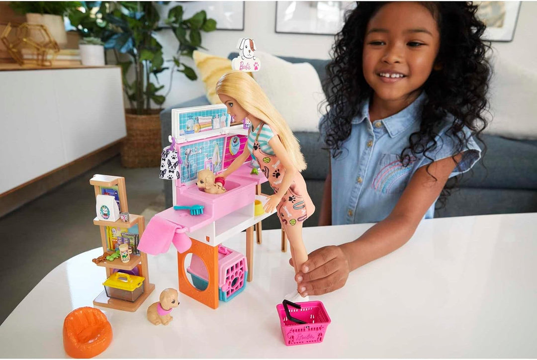Barbie - Muñeca y set de juego de tienda de mascotas con 4