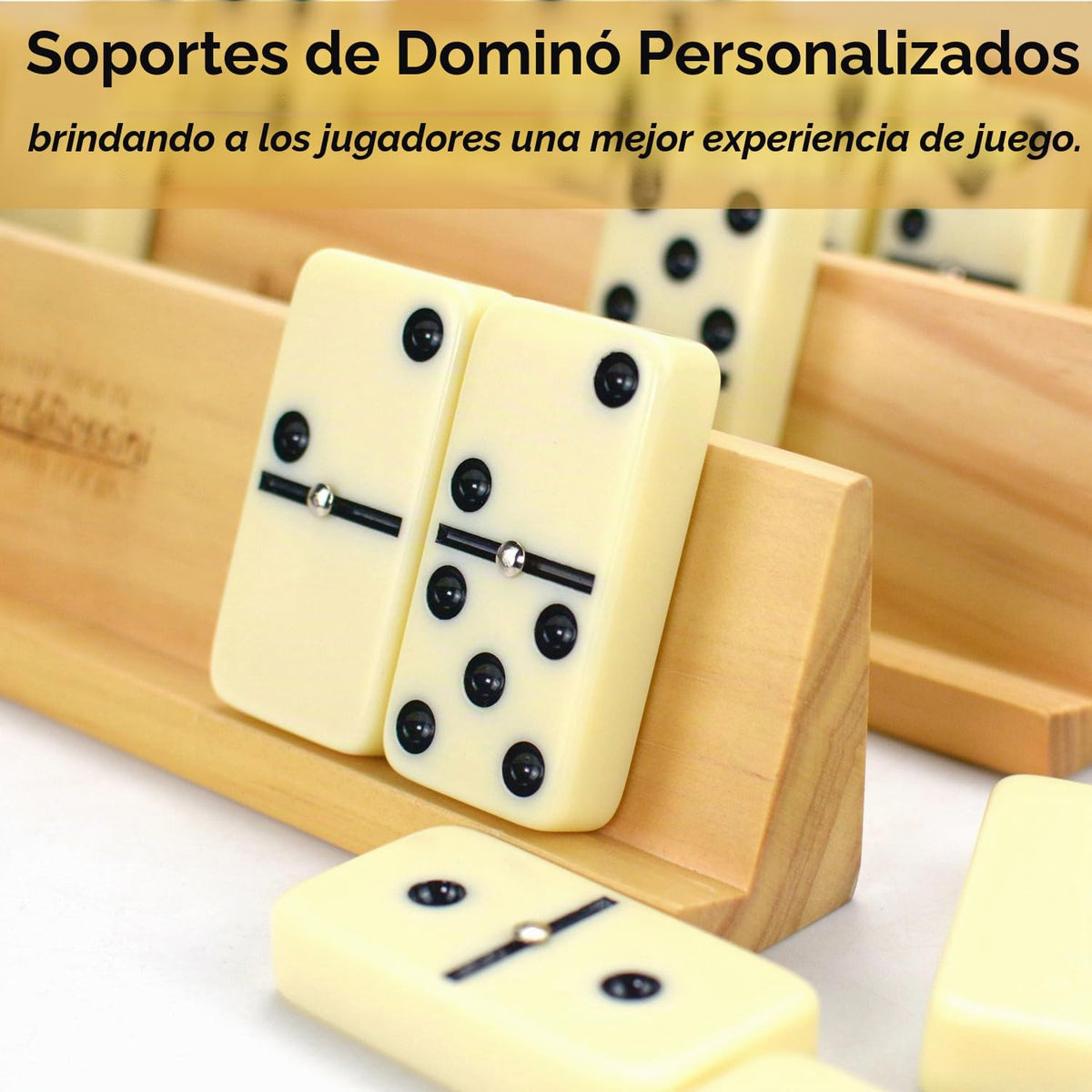 Bucher&Rossini Juego de dominó para adultos con 4 bastidores de dominó dobles de seis juegos de dominó en estuche portátil con 4 soportes de dominó de madera en estuche rígido de EVA, resistente y fácil de llevar, regalo ideal