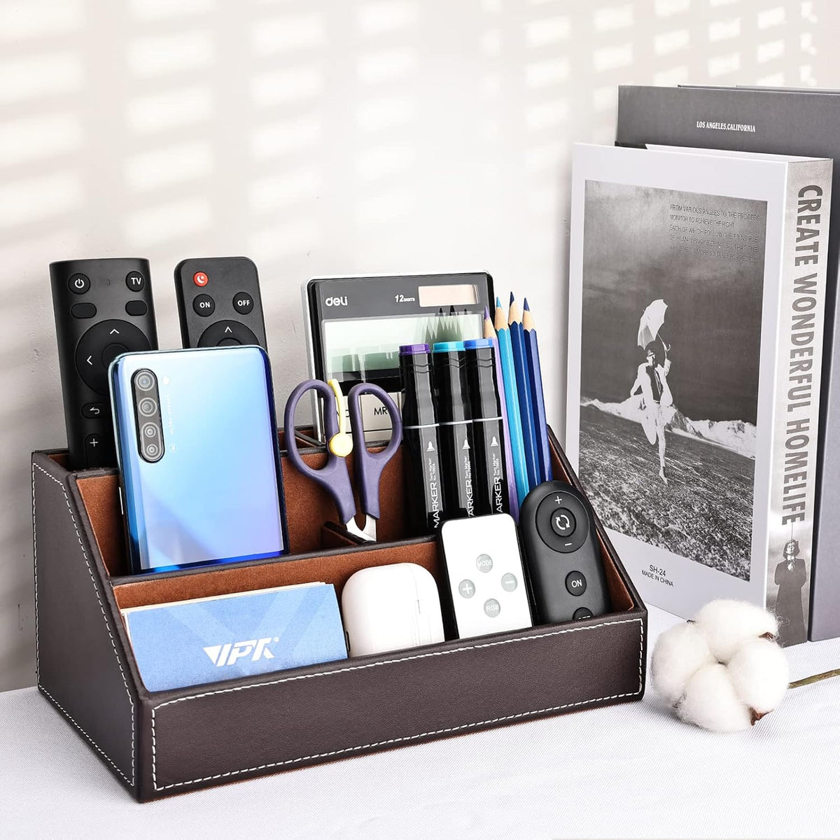 KINGFOM™ Caja de almacenamiento y organizador de papelería multifunción para escritorio; estructura de madera y piel para la oficina del hogar; organizador de lápices y lapiceras, teléfono celular, tarjetas de negocios, papeles para notas, control remoto