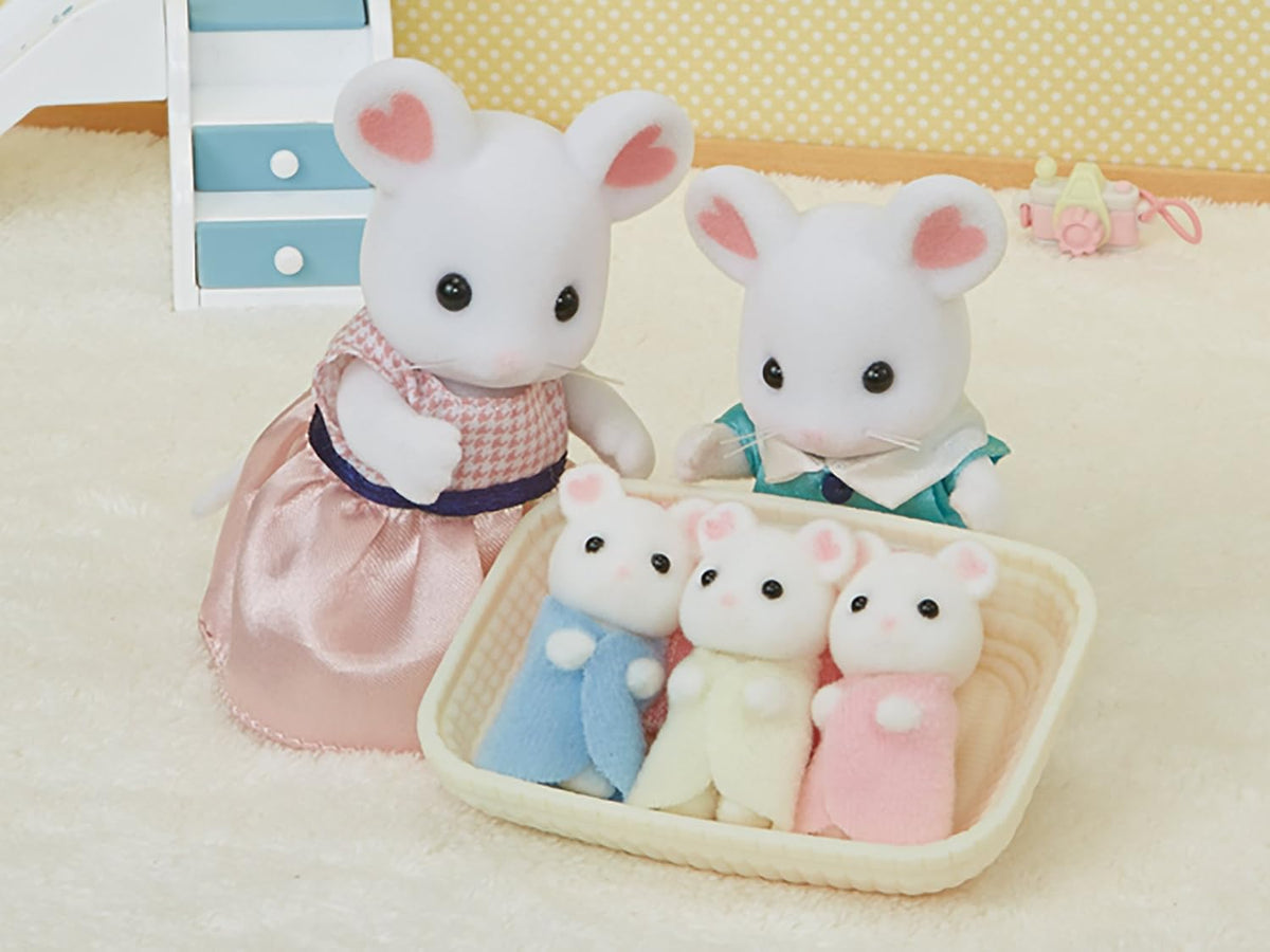 Sylvanian Families Epoch Marshmallow - Muñeca de ratón, certificado Ne-108 ST Mark, para edades de 3 años en adelante, juguete, casa de muñecas familias de Sylvanian, Epoch