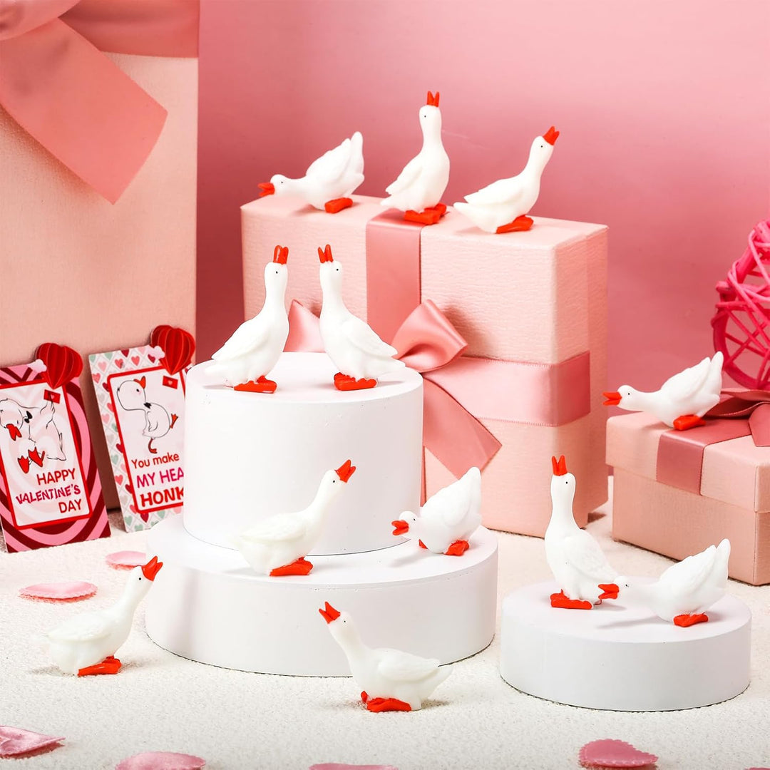 Amyhill Juego de 24 mini figuras de ganso de resina de San