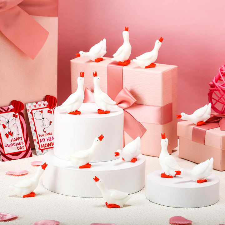 Amyhill Juego de 24 mini figuras de ganso de resina de San