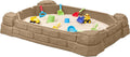 Step2 Caja de arena natural juguetona, mesa sensorial de actividades para niños, juguetes de verano al aire libre, tapa incluida, para niños pequeños de 1 año en adelante