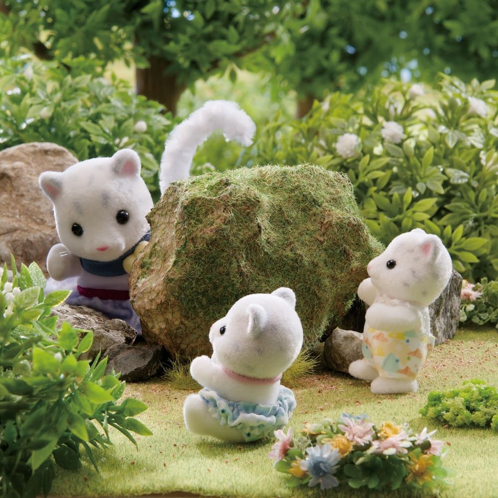 Sylvanian Families - 5814 Snow Leopard Family, juego con figura de animal, figuras de animales aterciopelados, leopardos, juguetes para niños de 3 años en adelante