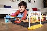 Mattel Disney y Pixar Cars On The Road Playset con 2