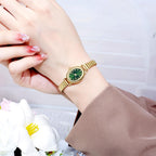 ADSBIAOYE Relojes pequeños de oro para mujer, números arábigos, fácil de leer, reloj analógico con banda de expansión de acero inoxidable, resistente al agua