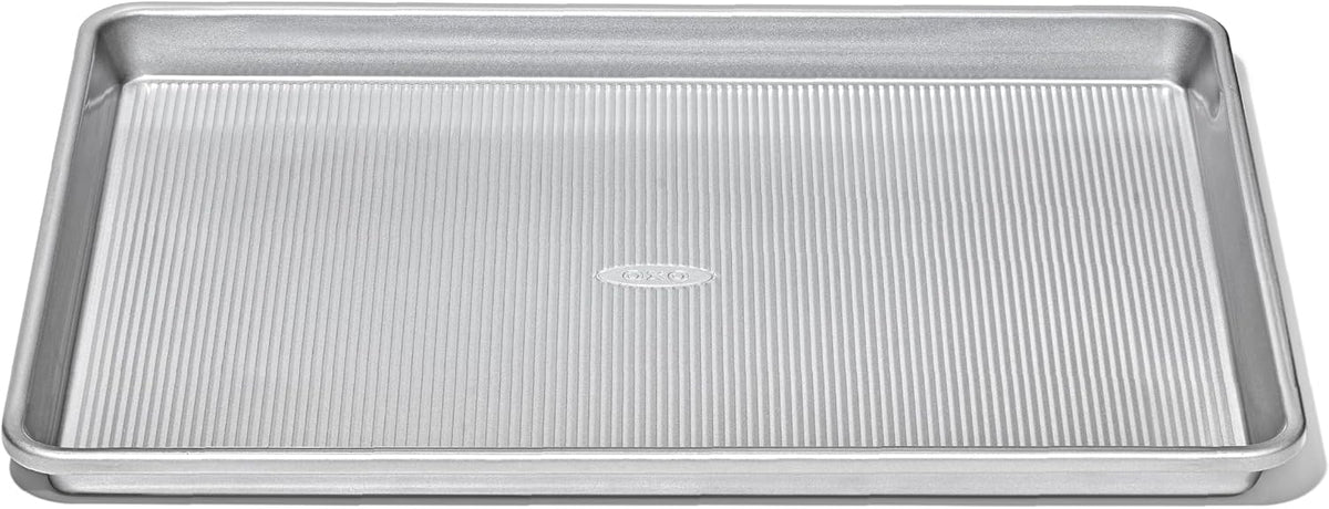 OXO Good Grips - Bandeja de horno antiadherente de media hoja con revestimiento transparente Pro