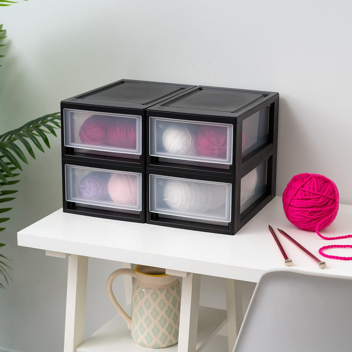 IRIS USA Paquete de 4, Organizadores apilables con cajones pequeños de 6 Qt., Negro
