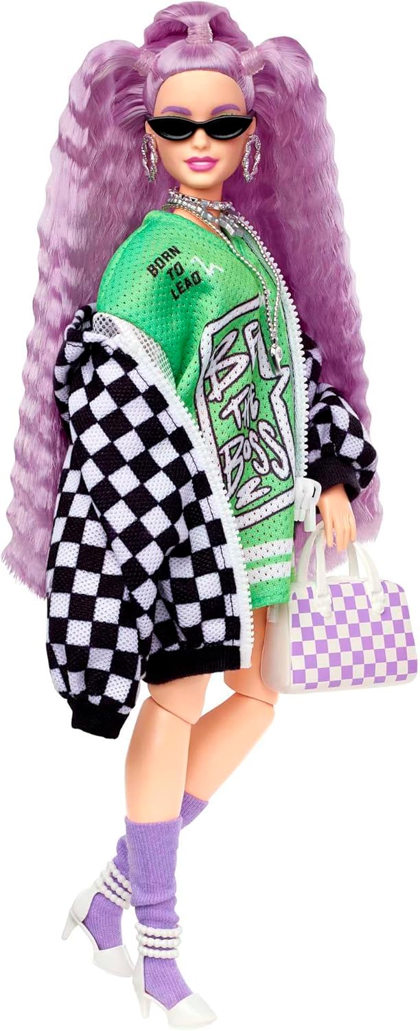 Barbie Muñeca extra y accesorios con pelo lavanda rizado y ojos mar...