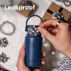 Hydro Flask Micro Bottle - Mini frasco aislado a prueba de fugas para bolso o bolsillo en 6.7 onzas de bayas de invierno brillante