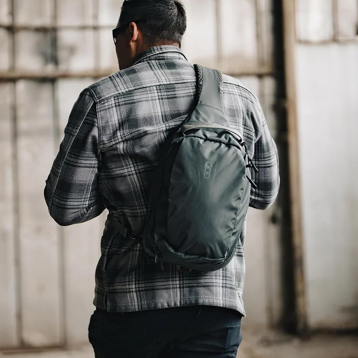 Eberlestock Fade Sling Tactical - Bolso cruzado para hombre, mochila EDC Sling