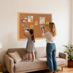 Tablón de anuncios de corcho, 24 x 36 pulgadas con marco de acabado de madera de roble, para pared, oficina, hogar y escuela